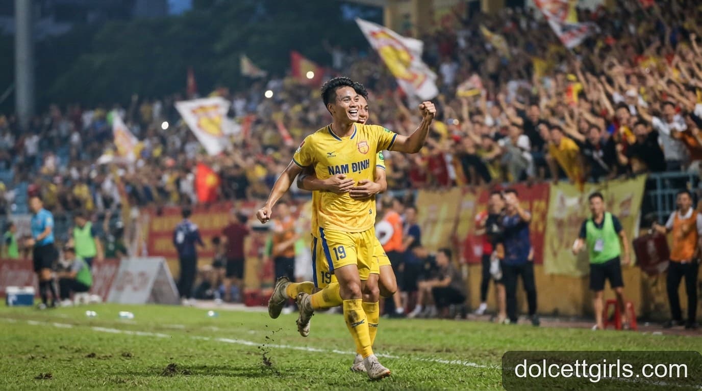 Văn Vĩ tái xuất rực rỡ: 'Hung thần' của Indonesia trở lại, HLV Kim Sang-sik thở phào